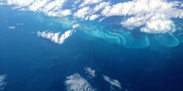 photo aerienne de la mer des bermudes